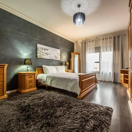 Prime Location-sliema Ferries Seafront 2bed Apartment