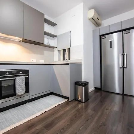 Prime Location-sliema Ferries Seafront 2bed Sliema