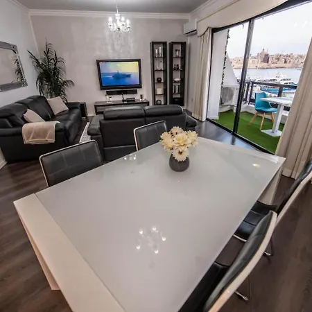 Prime Location-sliema Ferries Seafront 2bed Apartment Sliema