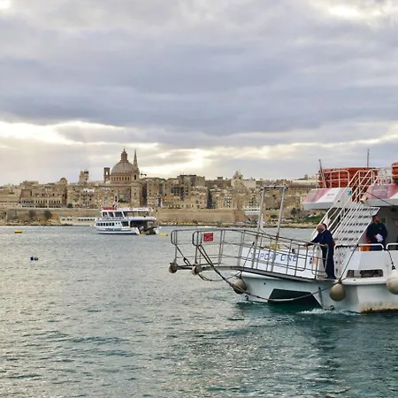 Apartment Prime Location-sliema Ferries Seafront 2bed Sliema