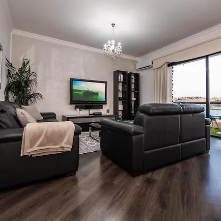 Apartment Prime Location-sliema Ferries Seafront 2bed *